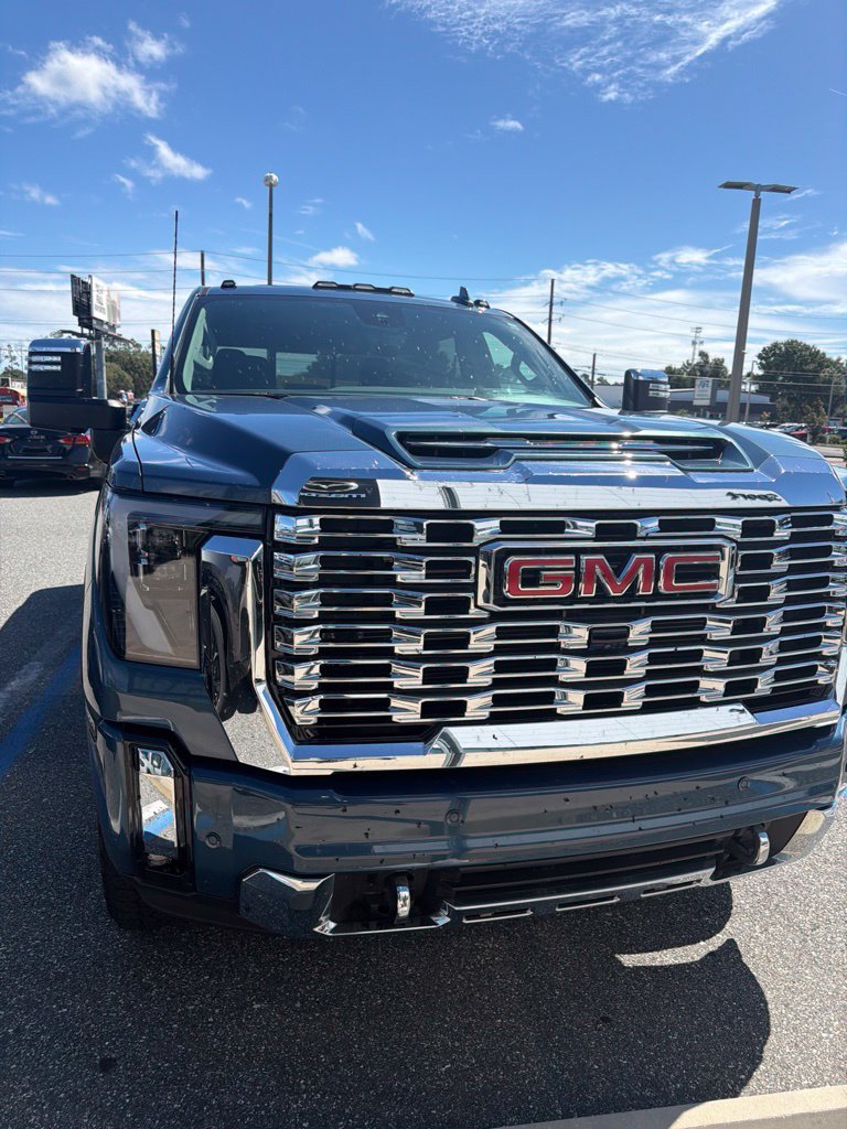 Used 2025 GMC Sierra 2500 Denali w/ Denali Reserve Package AWD/4WD image 10