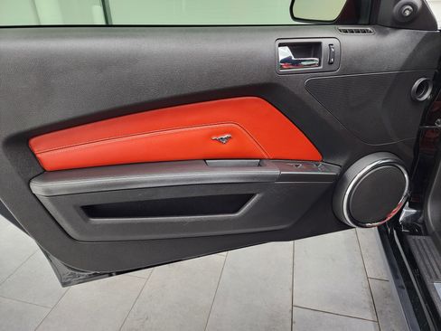 Used 2010 Ford Mustang GT Premium image 33