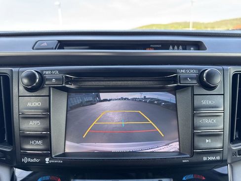 Used 2018 Toyota RAV4 XLE image 17