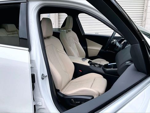 Used 2025 BMW X3 xDrive30i w/ Convenience Package image 10