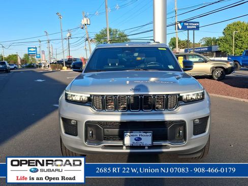 Used 2021 Jeep Grand Cherokee L Overland w/ Luxury Tech Group IV AWD/4WD image 2