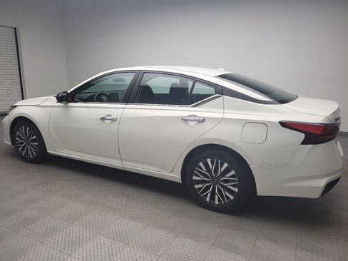 Used 2025 Nissan Altima 2.5 SV FWD image 3