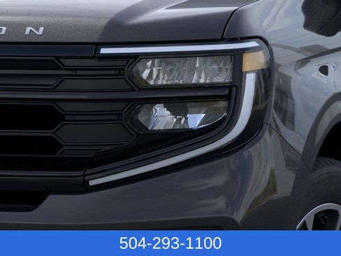 New 2025 Ford Expedition Active image 18