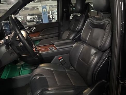 Used 2022 Lincoln Navigator L Reserve w/ Monochromatic Package AWD/4WD image 6