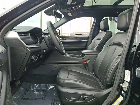 Used 2024 Jeep Grand Cherokee L Limited w/ Luxury Tech Group II image 13