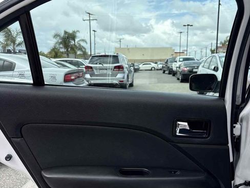 Used 2010 Ford Fusion SE FWD image 9