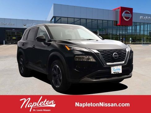 Used 2023 Nissan Rogue SV image 1