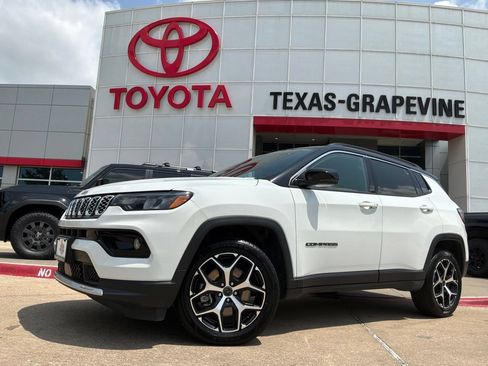 Used 2025 Jeep Compass Limited AWD/4WD image 2