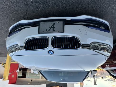 Used 2018 BMW 330e 330E IPERFORMANCE SEDAN 4D image 2