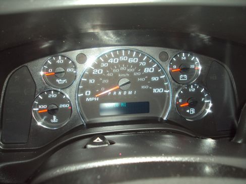 Used 2017 Chevrolet Express 2500 LS image 18