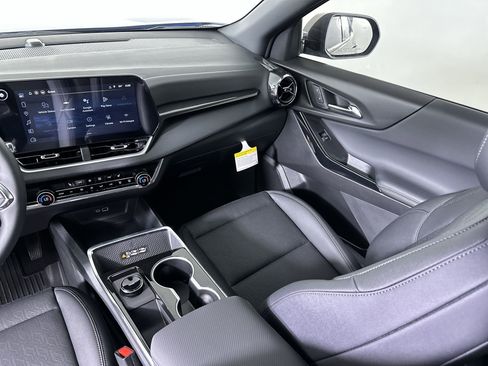 New 2026 Chevrolet Equinox LT w/ Convenience Package II image 70