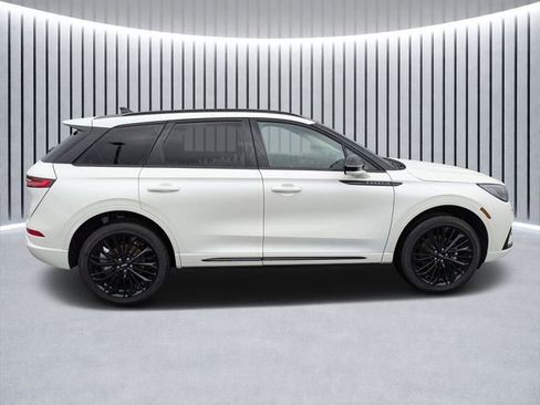 New 2026 Lincoln Corsair Premiere image 2