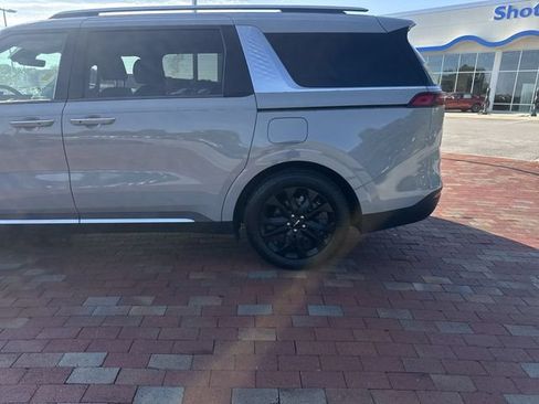 Used 2024 Kia Carnival SX FWD image 6