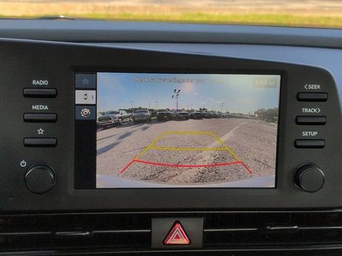 Used 2025 Hyundai Elantra Sport FWD image 18