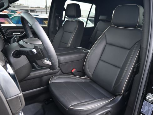 Used 2025 GMC Yukon Elevation w/ LPO, Floor Liner Package AWD/4WD image 16