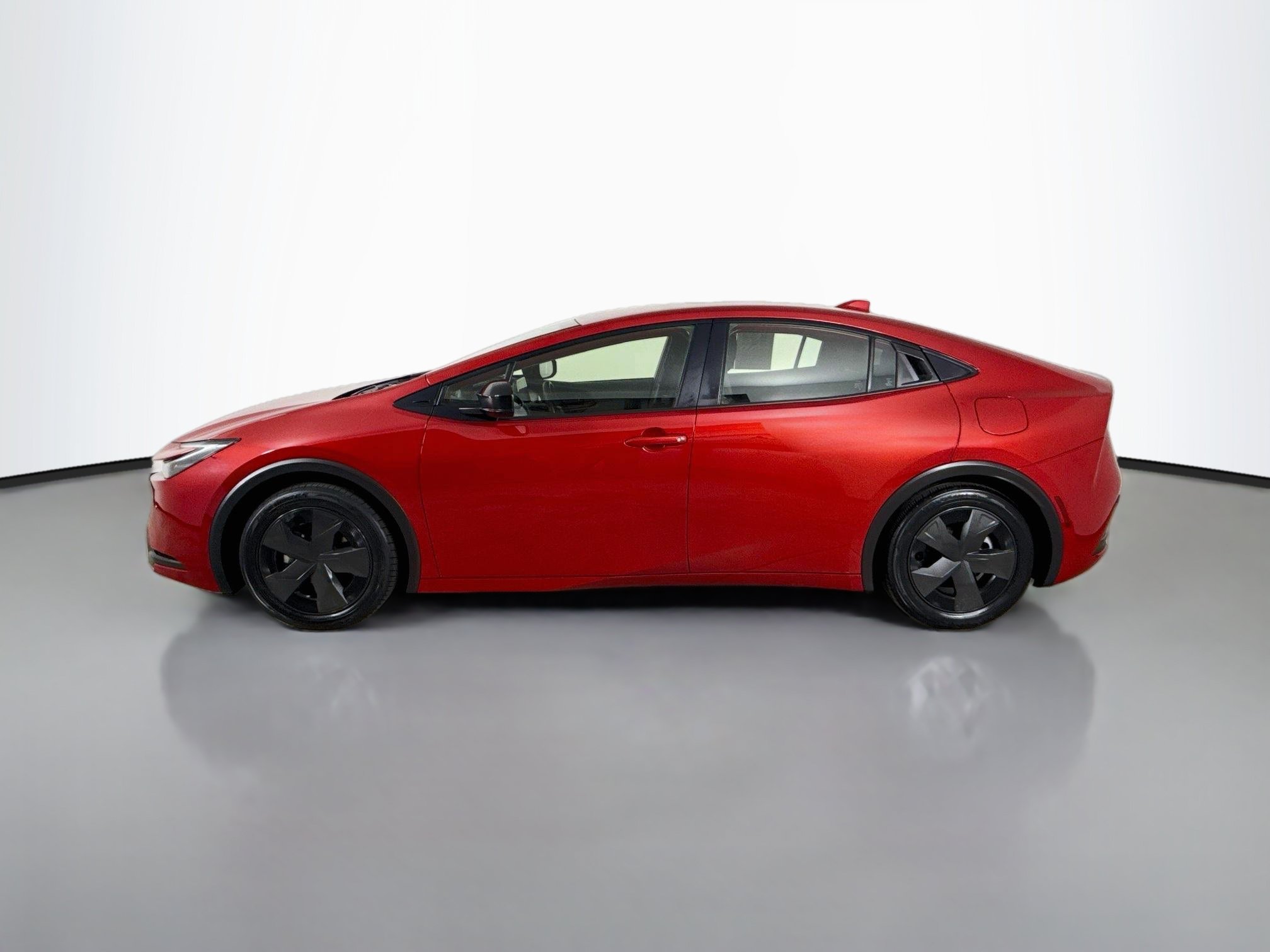 Certified 2025 Toyota Prius LE FWD image 4