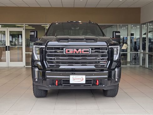 Used 2024 GMC Sierra 2500 AT4 w/ AT4 Premium Plus Package AWD/4WD image 2
