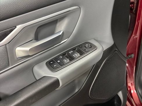 Used 2022 RAM 1500 Big Horn AWD/4WD image 17