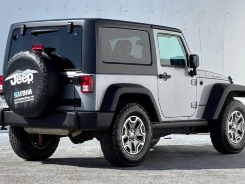 Used 2016 Jeep Wrangler Rubicon w/ Power Convenience Group AWD/4WD image 3