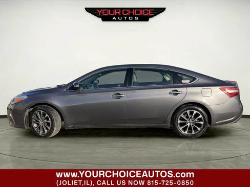 Used 2018 Toyota Avalon XLE image 2