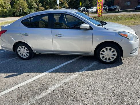 Used 2018 Nissan Versa SV image 5