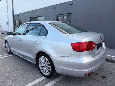 Used 2011 Volkswagen Jetta SEL FWD image 11