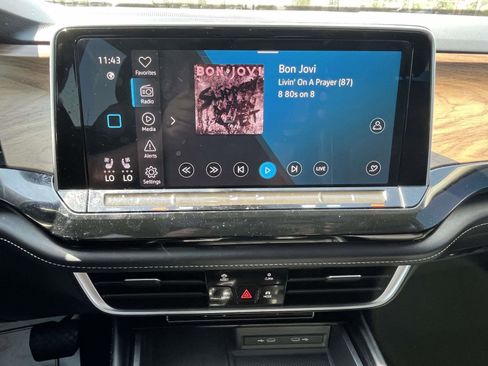 Used 2024 Volkswagen Atlas SE image 15