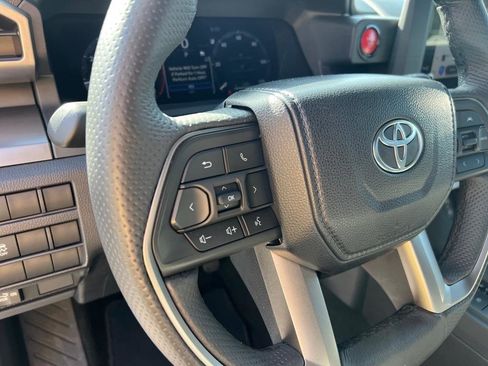 Used 2024 Toyota Tacoma TRD Off-Road image 15
