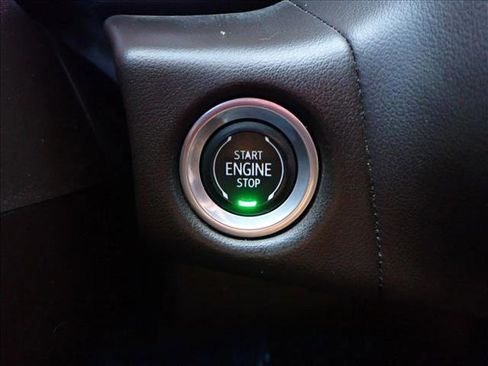 Used 2022 Chevrolet Tahoe LT w/ LT Signature Package image 26