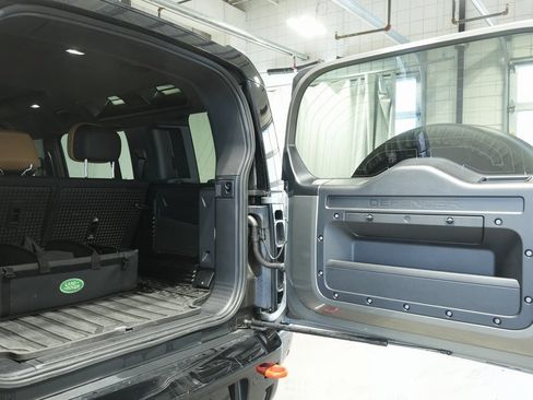 Used 2025 Land Rover Defender 110 X image 15