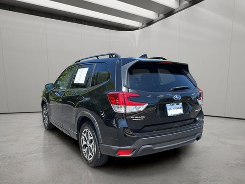 Used 2023 Subaru Forester Premium AWD/4WD image 3