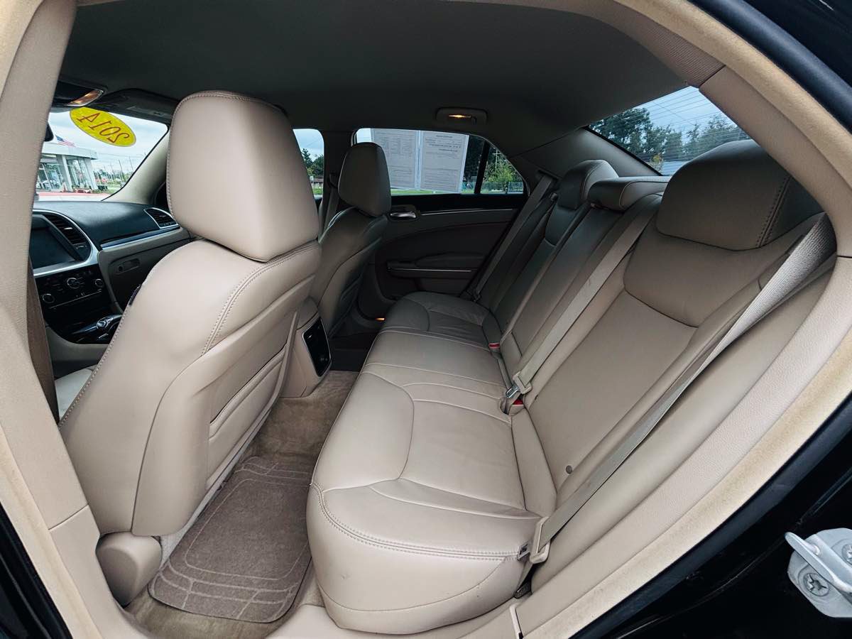 Used 2014 Chrysler 300 AWD image 34