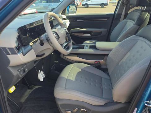 Used 2025 Kia EV9 Wind image 7