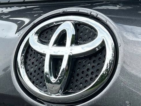 Used 2017 Toyota RAV4 LE w/ All Weather Liner Package AWD/4WD image 6