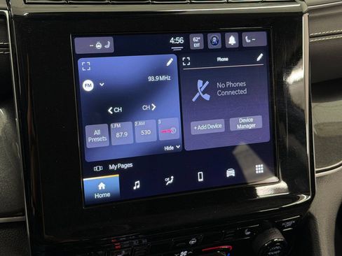Used 2023 Jeep Grand Cherokee Laredo w/ Luxury Tech Group I AWD/4WD image 19