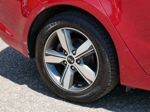 Used 2018 Kia Forte S w/ S Technology Plus Package FWD image 7