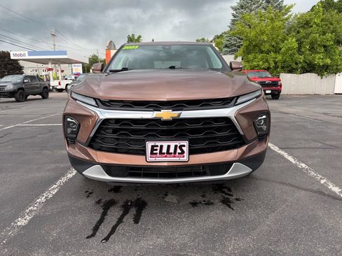 Used 2023 Chevrolet Blazer LT AWD/4WD image 3