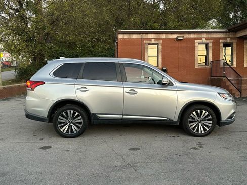 Used 2019 Mitsubishi Outlander SE image 8