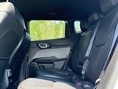 Used 2024 Jeep Compass Latitude AWD/4WD image 21