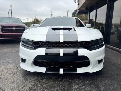 Used 2019 Dodge Charger Scat Pack RWD image 5