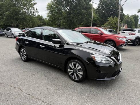 Used 2019 Nissan Sentra SV w/ Special Edition Package FWD image 4