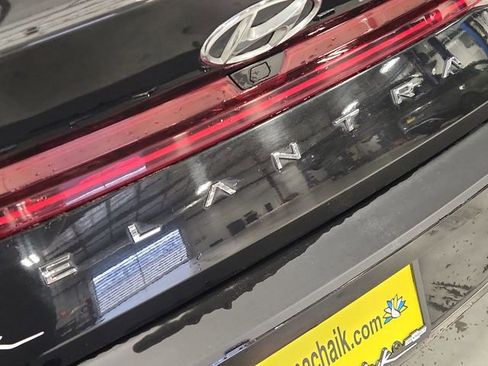 Used 2023 Hyundai Elantra Limited FWD image 30