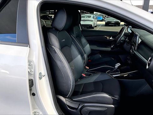 Used 2022 Kia Forte GT-Line w/ GT-Line Technology Package image 9