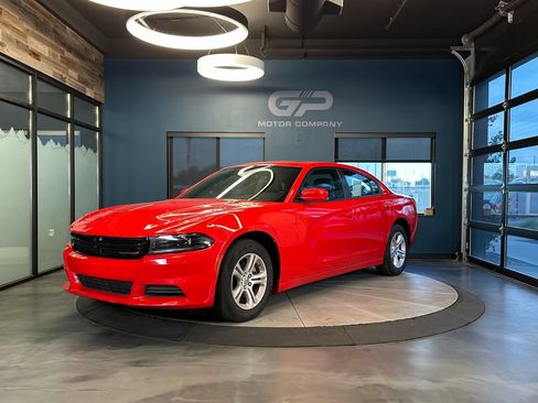 Used 2022 Dodge Charger SXT w/ Leather Interior Group RWD image 7