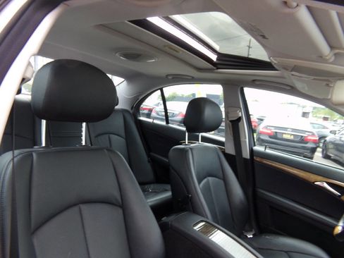 Used 2008 Mercedes-Benz E 350 4MATIC Sedan image 27