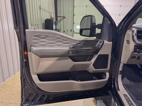 Used 2025 Ford F450 Platinum w/ Platinum Plus Package AWD/4WD image 10