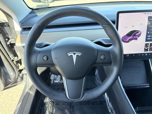 Used 2020 Tesla Model 3 Performance image 10