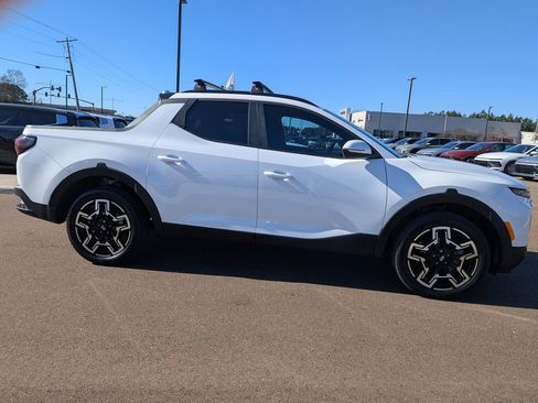 Certified 2025 Hyundai Santa Cruz Limited image 3