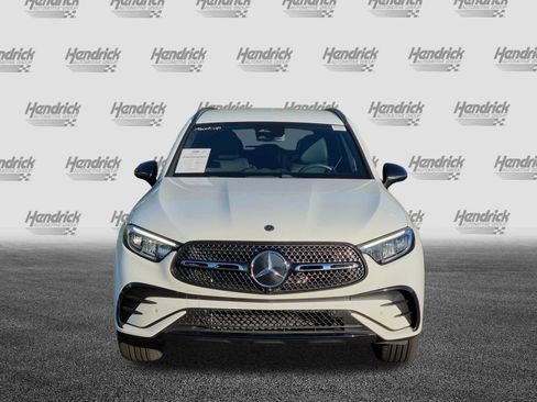 Used 2025 Mercedes-Benz GLC 300 4MATIC image 3