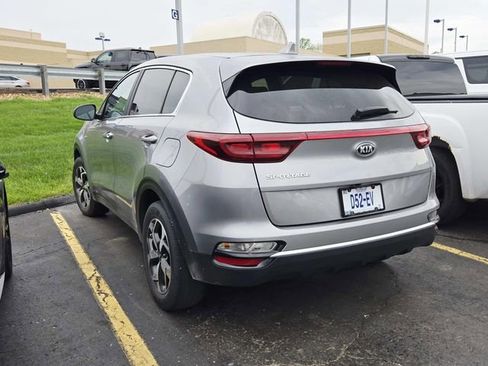 Used 2022 Kia Sportage LX AWD/4WD image 2